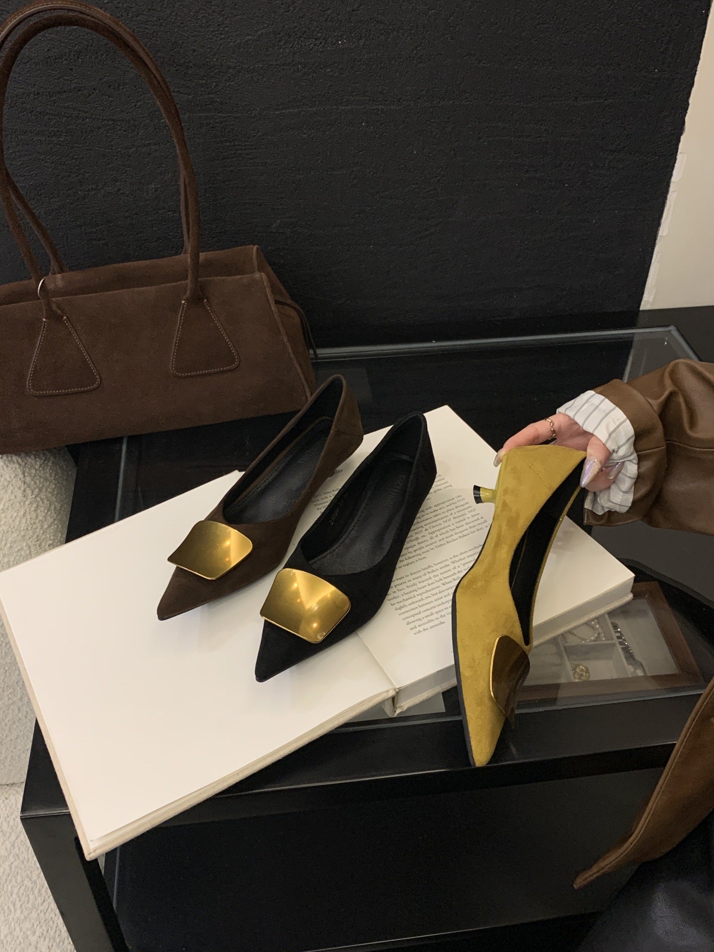 Ready Stock, Dropshipping Available~ Soft-Soled Suede Flat Mary Jane Shoes, French-Style Pointed Toe Stiletto Shoes