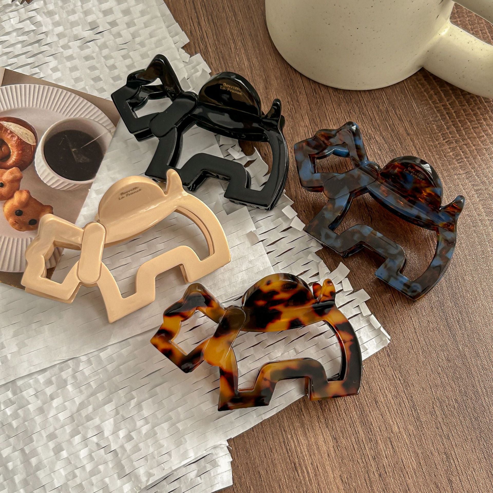 Cute Cartoon Puppy Grab Clip Suitable for Hair Less Hair Clip Women's 2024 New High-end Fashion Stylish Shark Clip