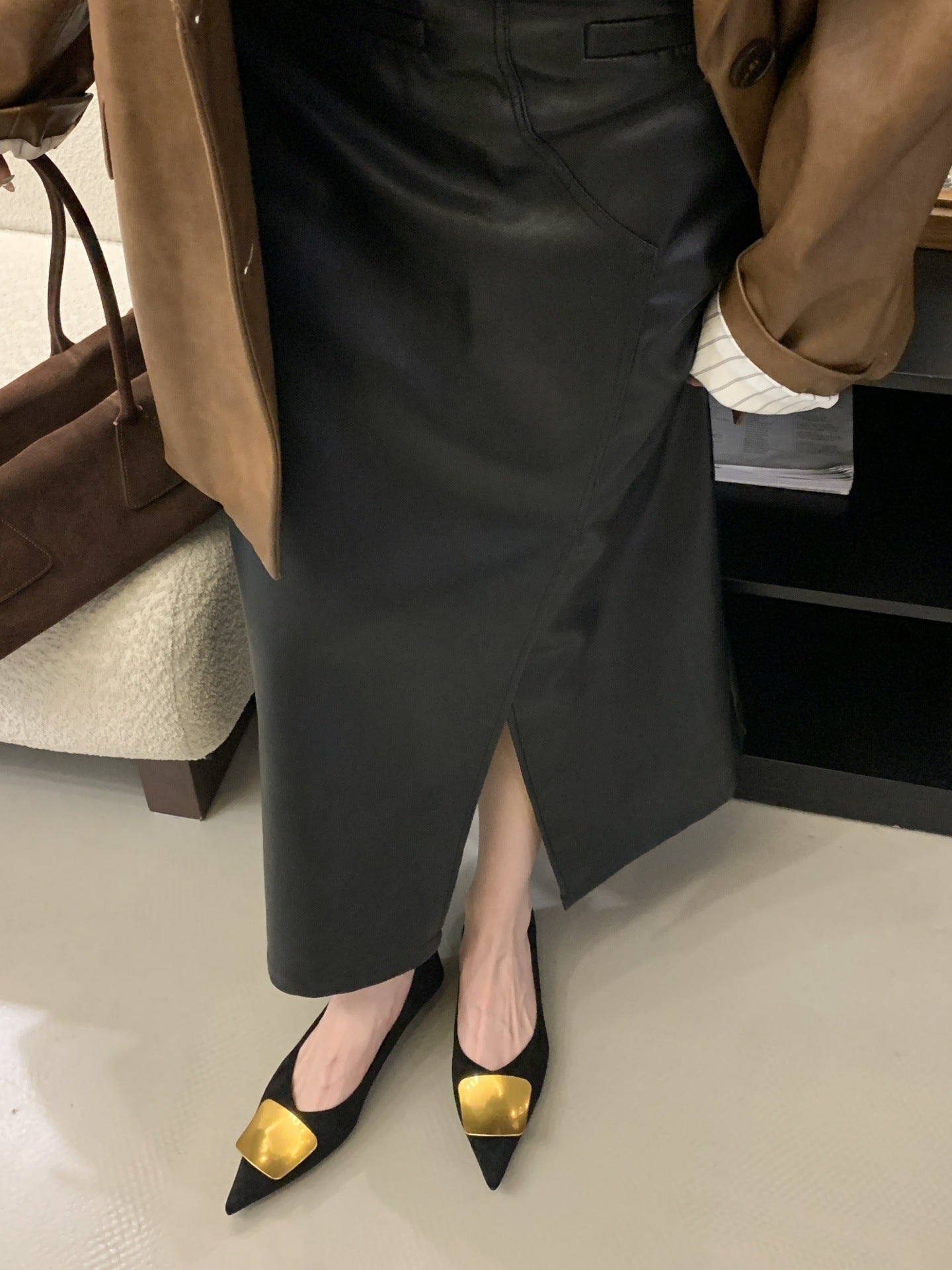 Ready Stock, Dropshipping Available~ Soft-Soled Suede Flat Mary Jane Shoes, French-Style Pointed Toe Stiletto Shoes