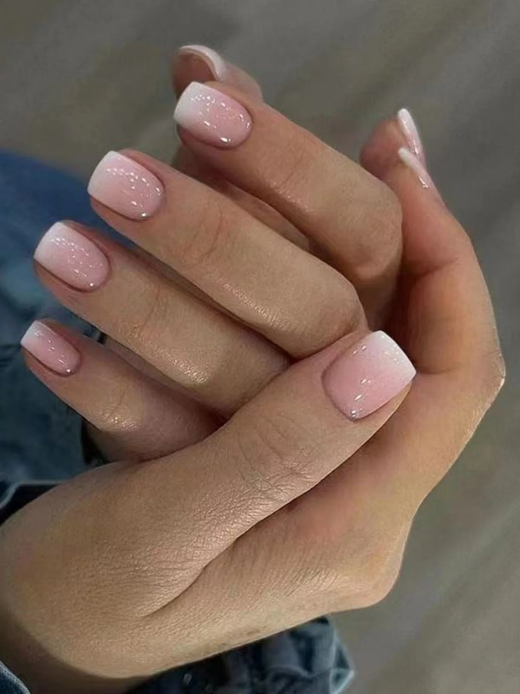 24Pcs Naked Pink French White Side False Nails Short Simple Nail Beauty Press on Fake Nails Full Cover Artificial Nails Tips