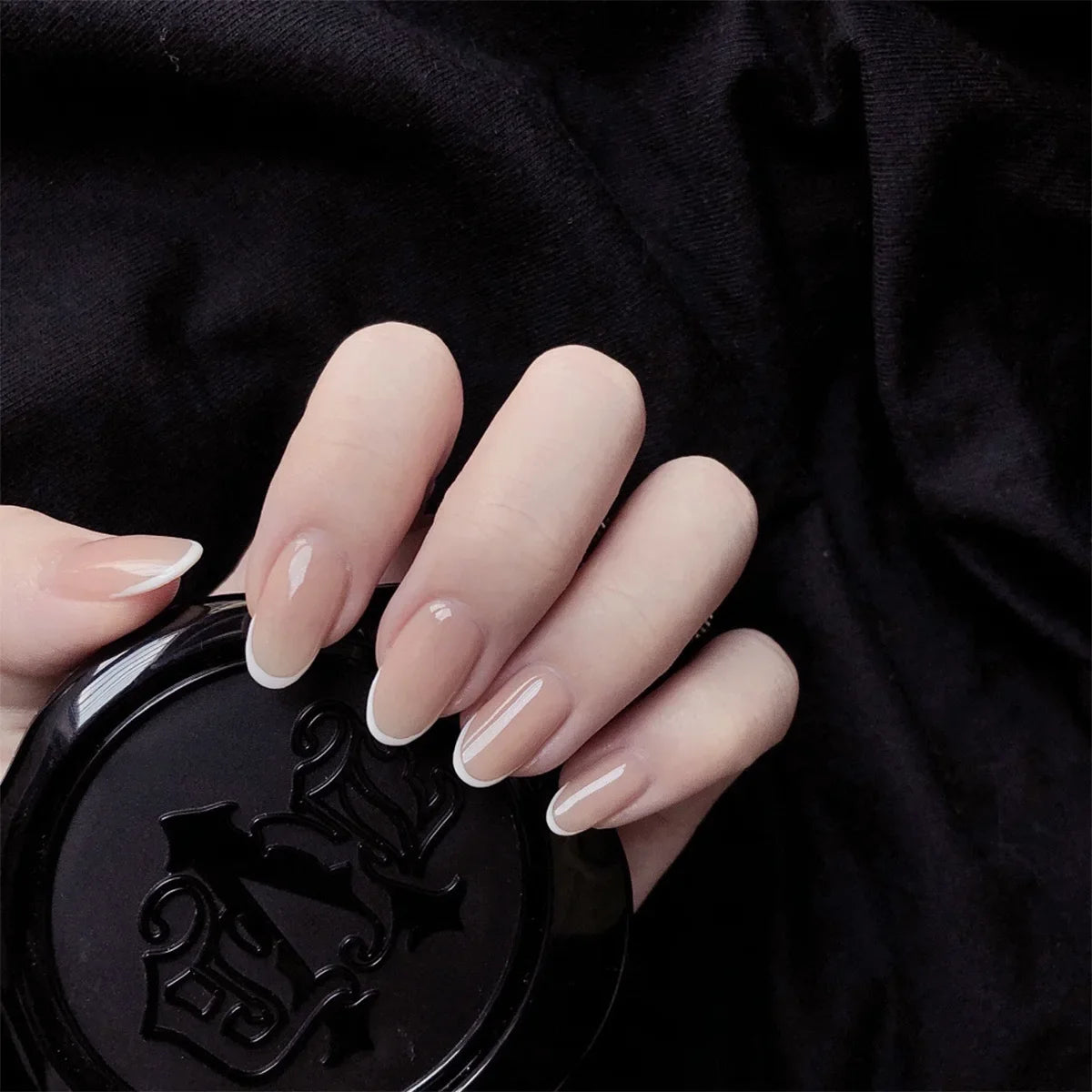 24Pcs/Set Love Ballerina Press on Nails Sets Free False Nails Adhesive Full Cover Artificial Art Fake Nail Professional Material
