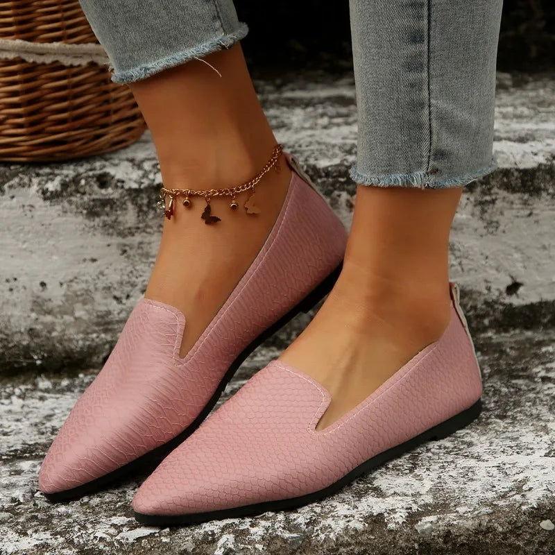 French retro pointed flat shoes 2025 women's large soft sole comfortable spring and summer slip-on casual small leather shoes