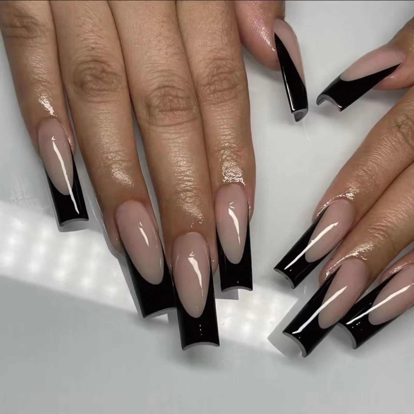 24Pcs/Set Love Ballerina Press on Nails Sets Free False Nails Adhesive Full Cover Artificial Art Fake Nail Professional Material