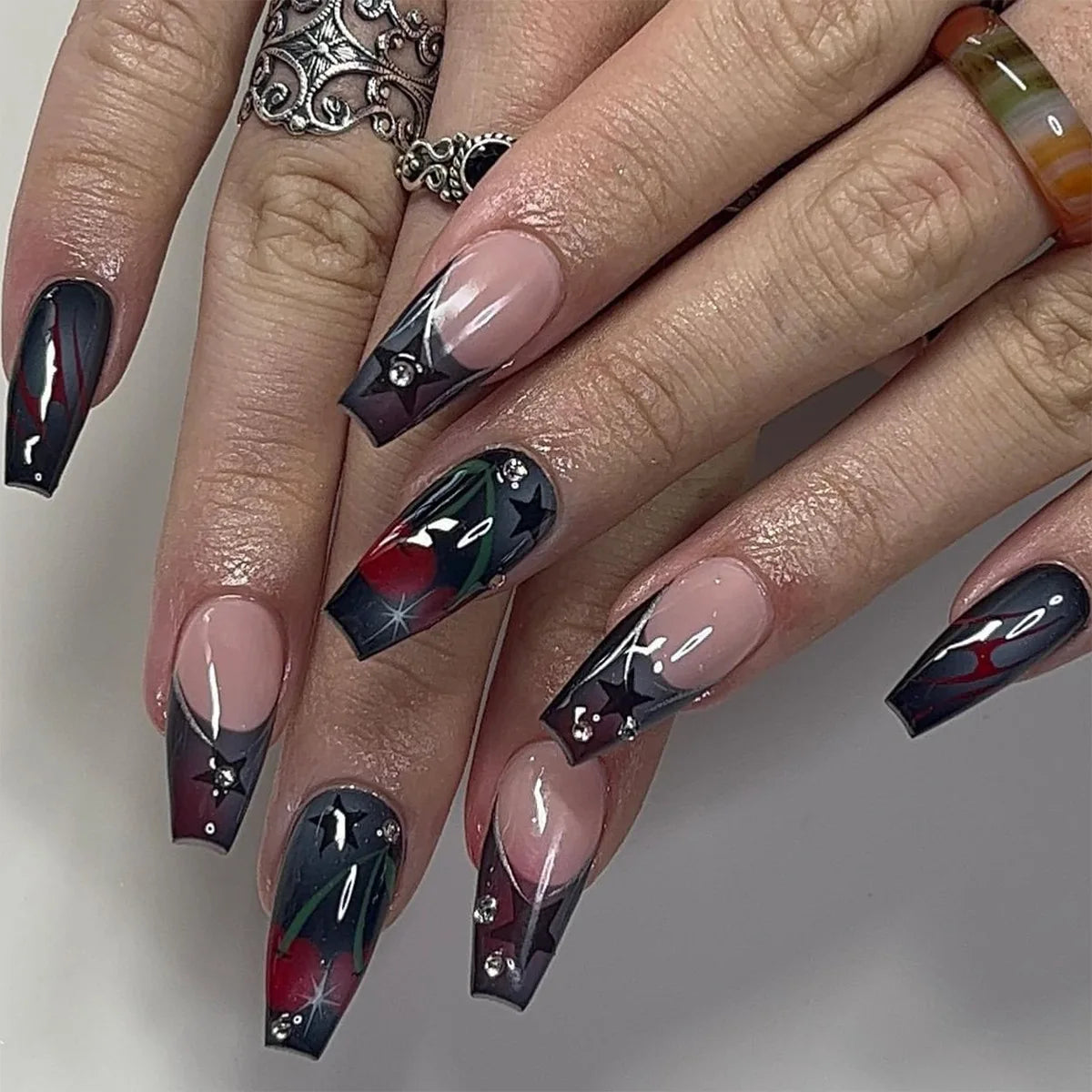 24pcs y2k Sliver Cool Fake Nails Goth Style 3D False Nail Patch Lady Women Wearable Detchable Artificial Nails Patches for Girls