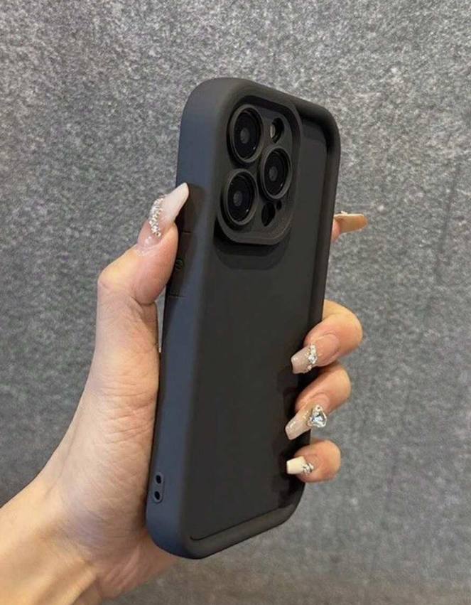 Minimalist Solid Black Shockproof Thick Phone Case Suitable For IPhone 17 Pro Max/17 Pro