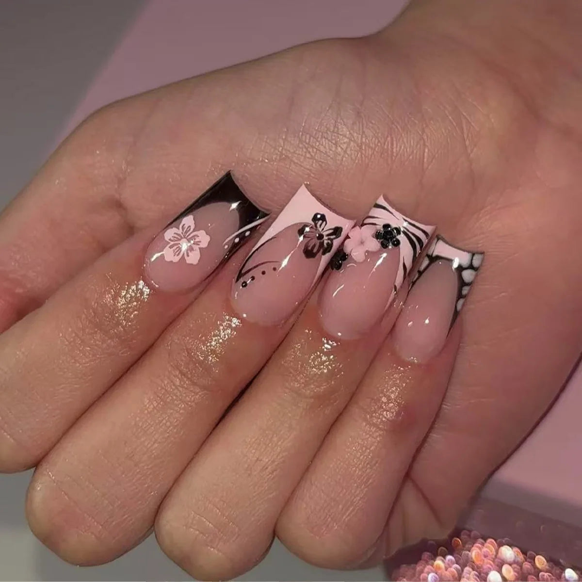 24pcs Blush Pink Press On Nails White French Style Short Square False Nail Tips Camellia Flower Design Sweet Cool Fake Nail Tips