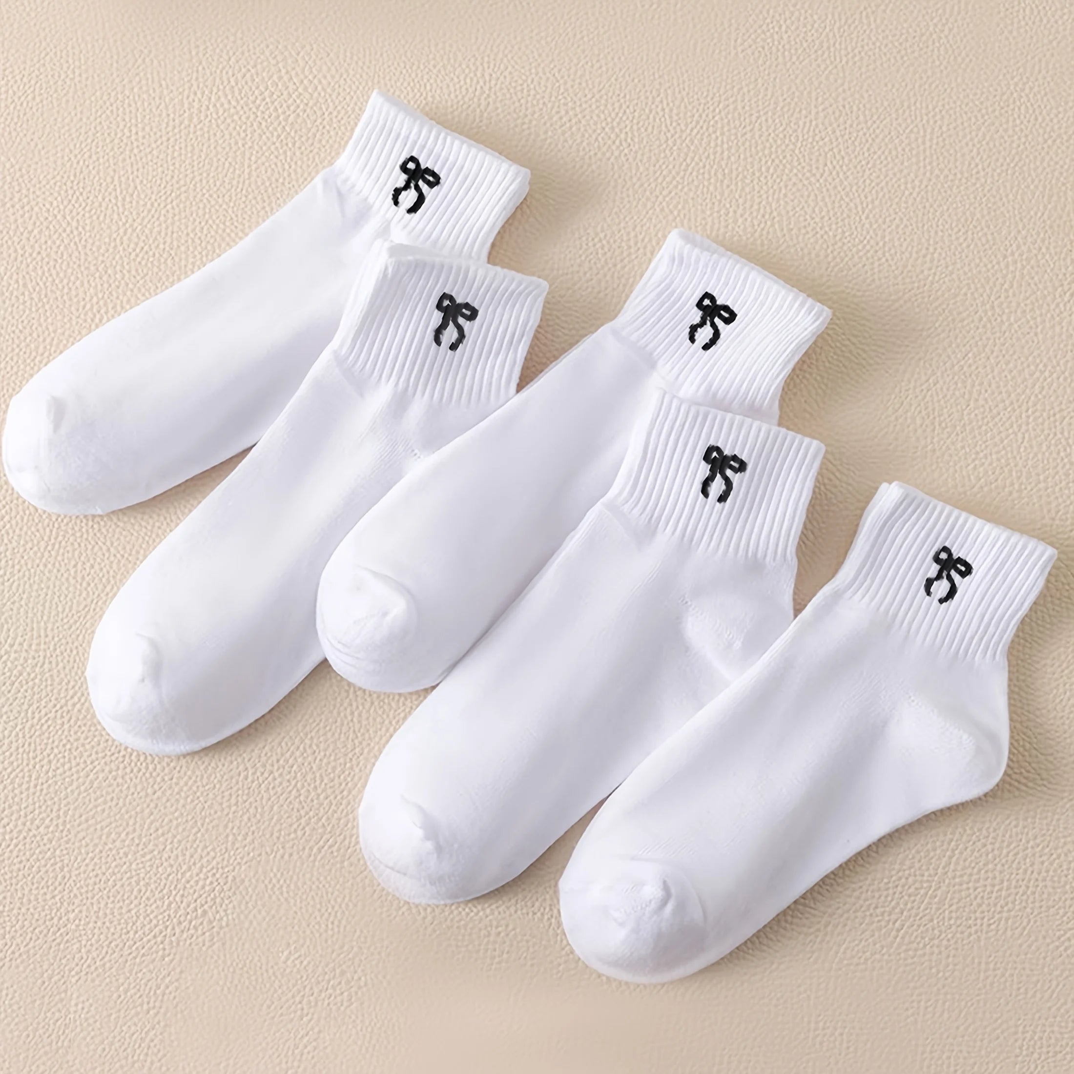 8 Pairs of Socks in Random Mixed Colors, Simple Solid Color Children's Socks, Trendy and Versatile Mid-Calf Socks with Bow Pattern, Suitable for Casual Daily Life